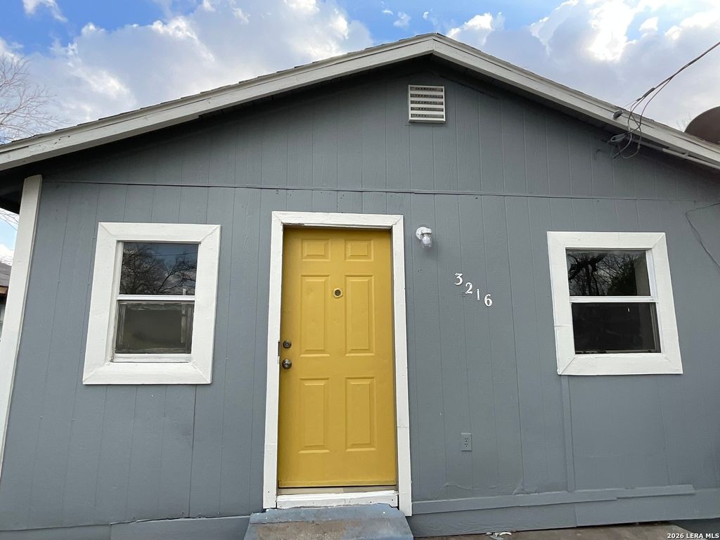 Photo of 3216 Vera Cruz, San Antonio, TX 78207 (MLS # 1947319)