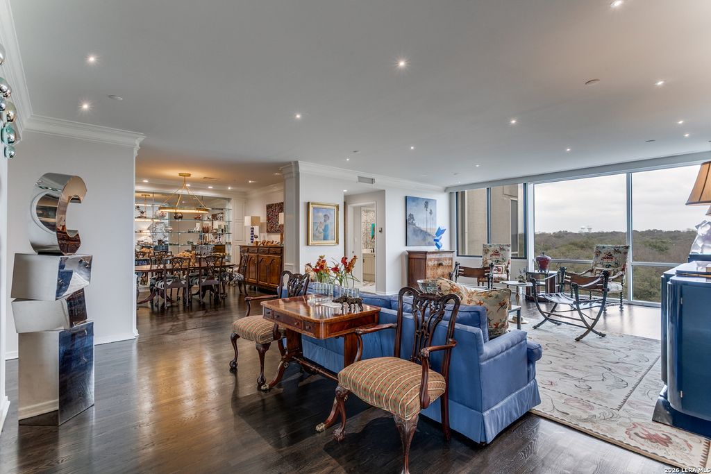 Photo of 200 Patterson APT 700A #APT 700A, San Antonio, TX 78209 (MLS # 1943986)