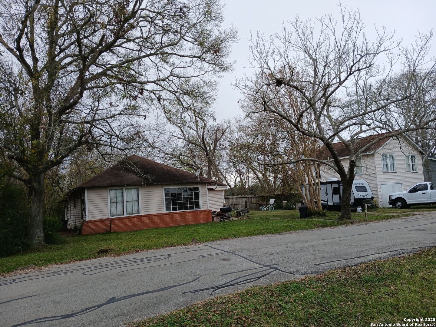 Listing image 1