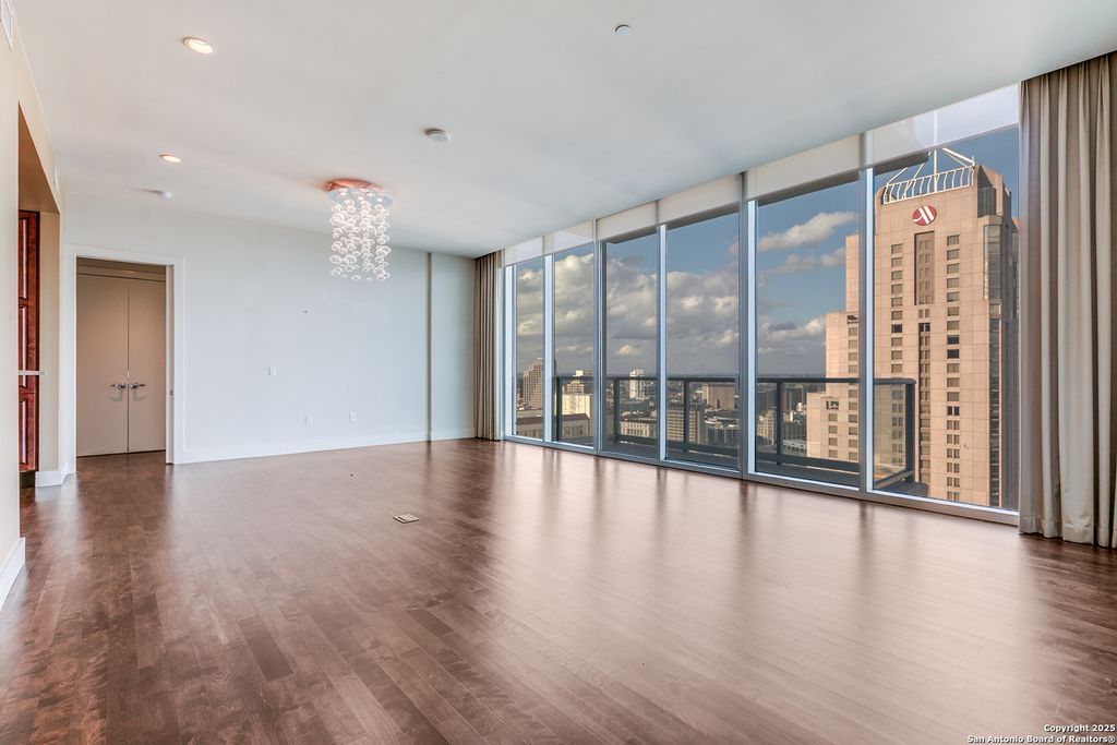 Photo of 610 E Market Street UNIT 2510, San Antonio, TX 78205 (MLS # 1930209)
