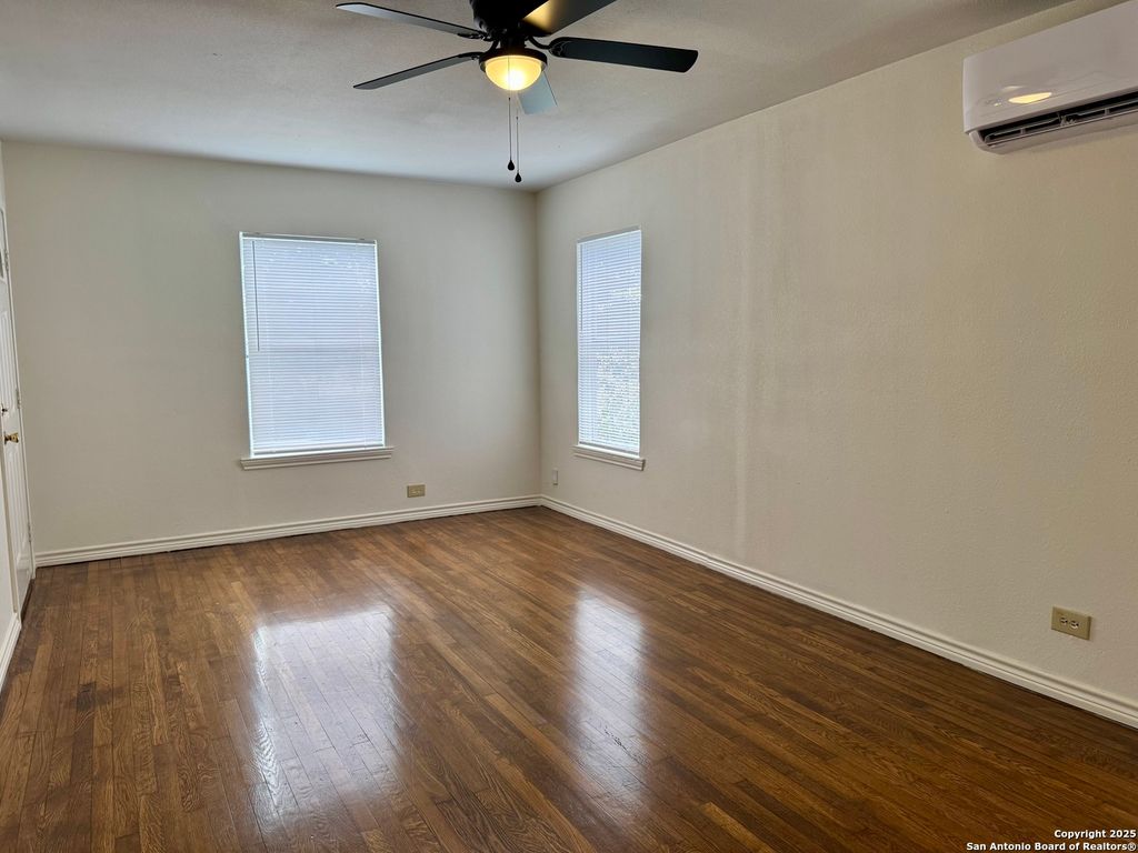 Photo of 513 eleanor, San Antonio, TX 78209 (MLS # 1914111)