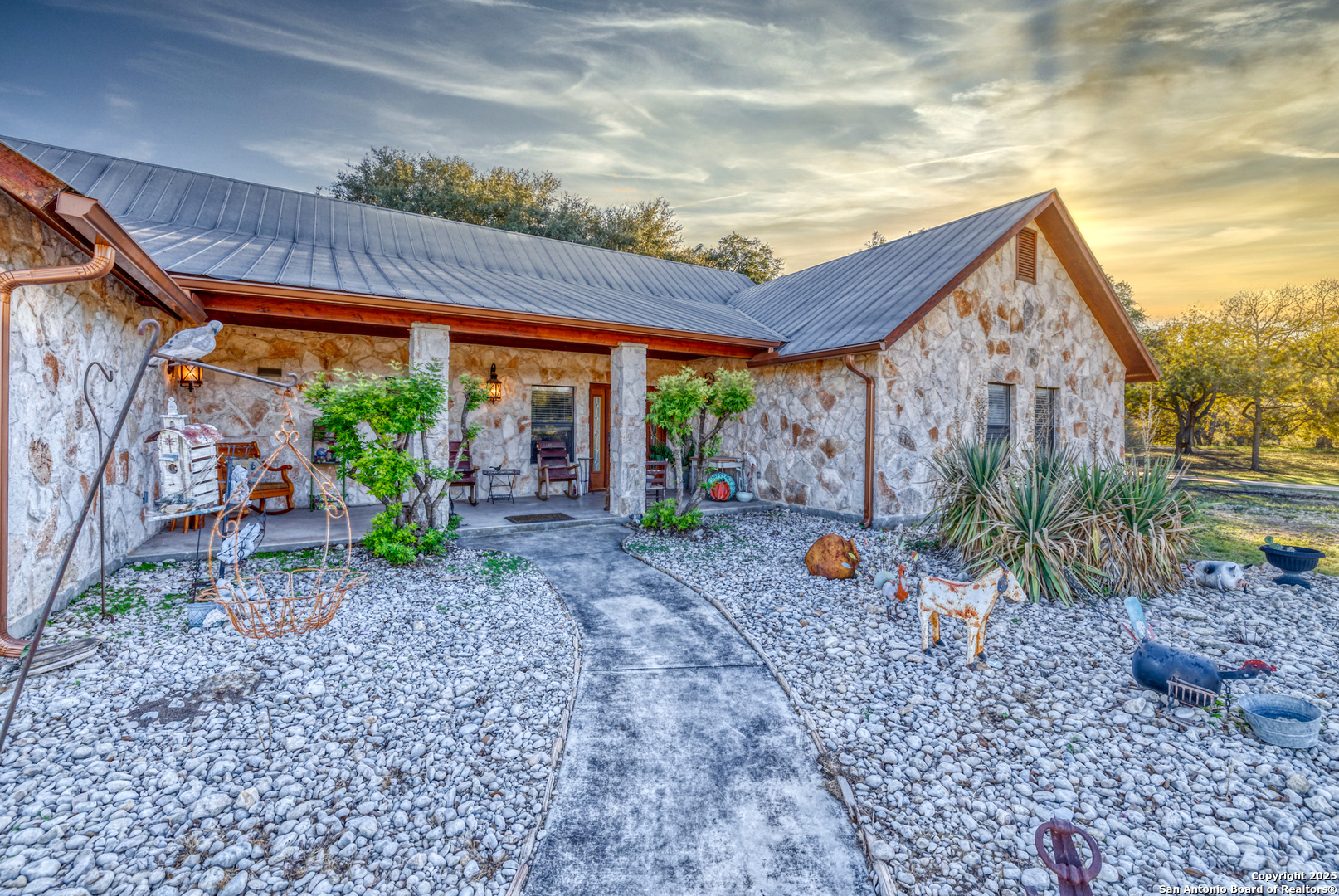498 Camino Del Rancho