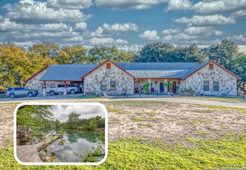 498 Camino Del Rancho ConCan TX 78838