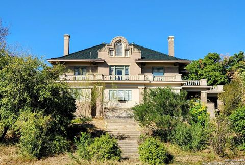 602 W French Pl San Antonio TX 78212