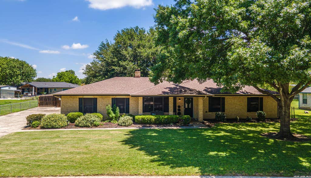Photo of 162 Doris St, New Braunfels, TX 78130 (MLS # 1967167)