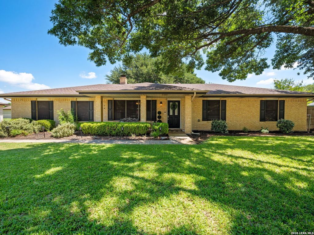 Photo of 162 Doris St, New Braunfels, TX 78130 (MLS # 1967167)