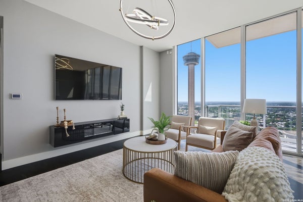 610 E MARKET ST UNIT 2605, SAN ANTONIO, TX 78205 - Image fdb3aafbe0f43d0c9c99401ff0fc2f61/1282674590