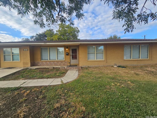 1227 OBLATE DR, SAN ANTONIO, TX 78216 - Image fdb55f4e21130aa0872e01a4d5c46163/1654834558