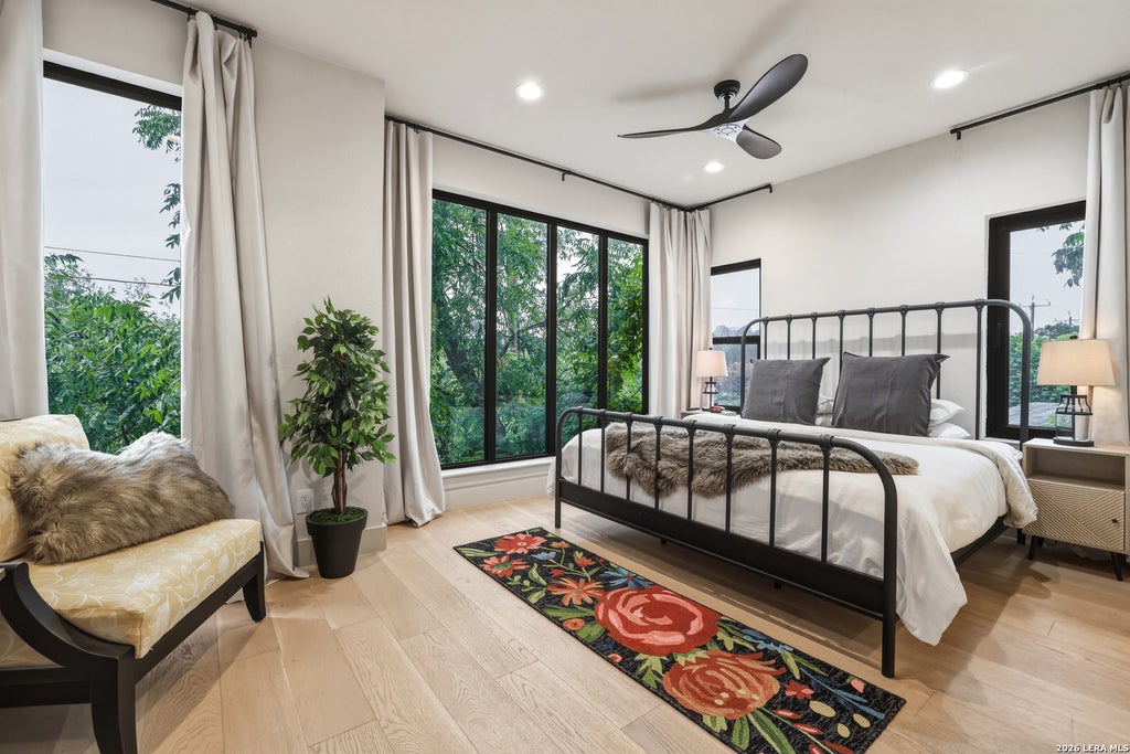 Photo of 218 Pinckney St, San Antonio, TX 78209 (MLS # 1798185)