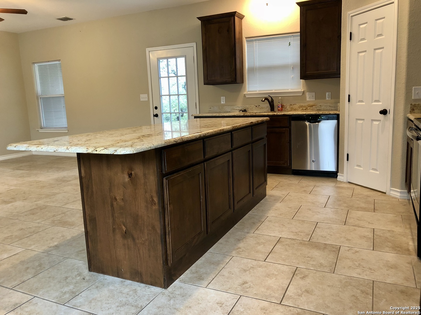 1131 Rocky Ridge
