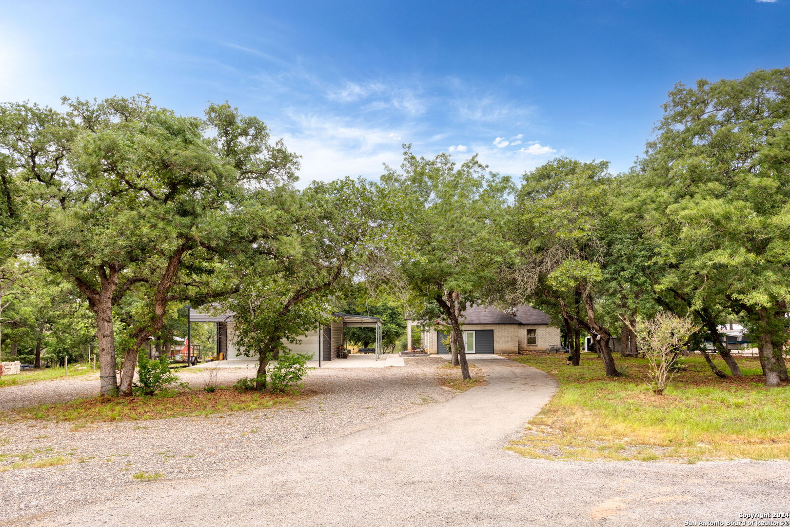 View Floresville, TX 78114 house