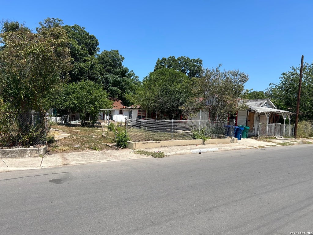 Photo of 211 Mercedes, San Antonio, TX 78207 (MLS # 2013919)