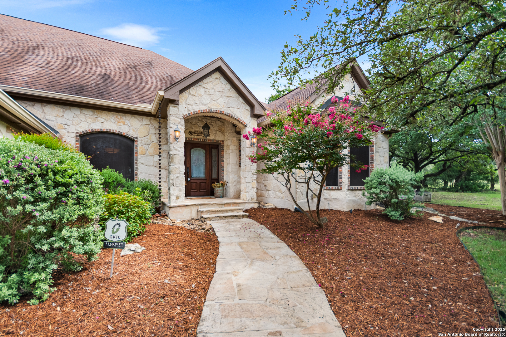 106 Oak Meadow Ln