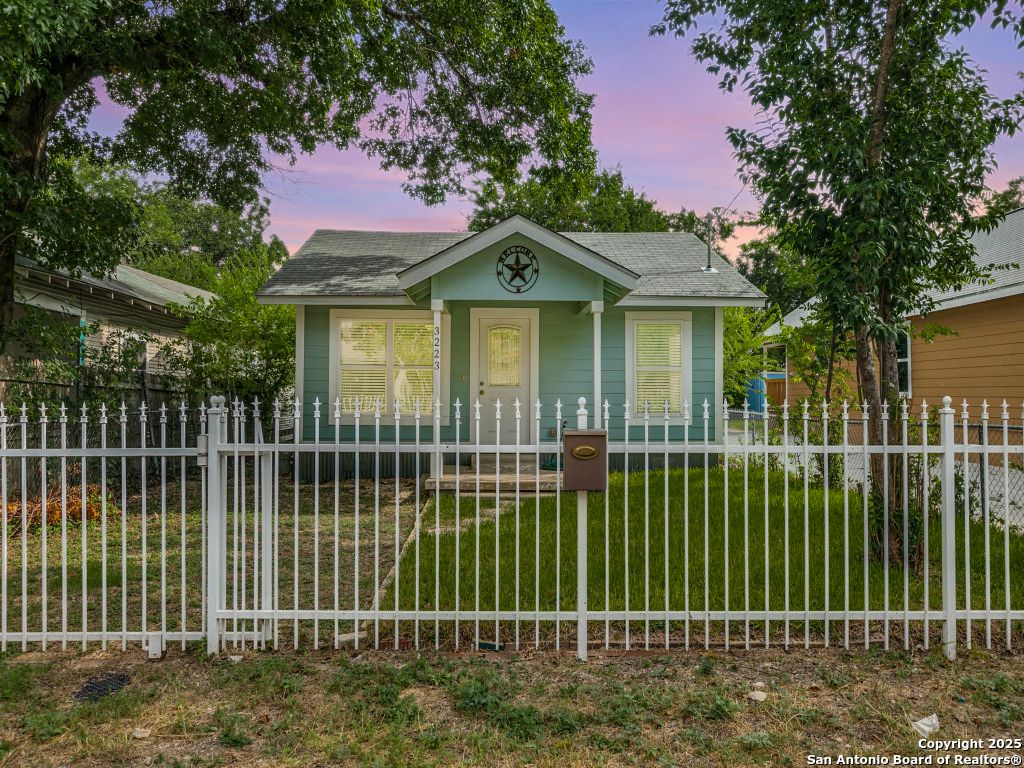 Photo of 3223 W Travis, San Antonio, TX 78207 (MLS # 1919116)
