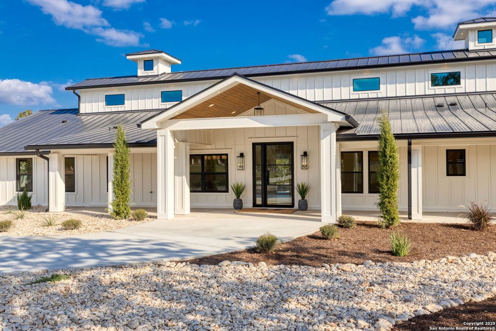 Photo of 24840 Breeze Oak, San Antonio, TX 78255 (MLS # 1924142)