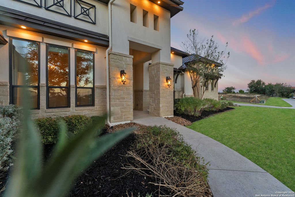 Photo of 23011 Daniel Ridge, San Antonio, TX 78255 (MLS # 1924740)