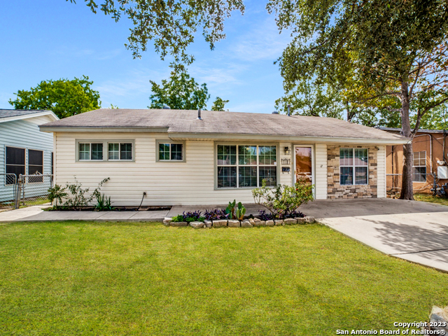 Photo 1 of 40 — 118 WALLACE ST, San Antonio, TX 78237