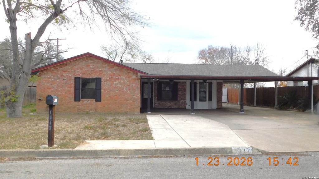 Photo of 1217 Vivian, Pleasanton, TX 78064 (MLS # 1939405)