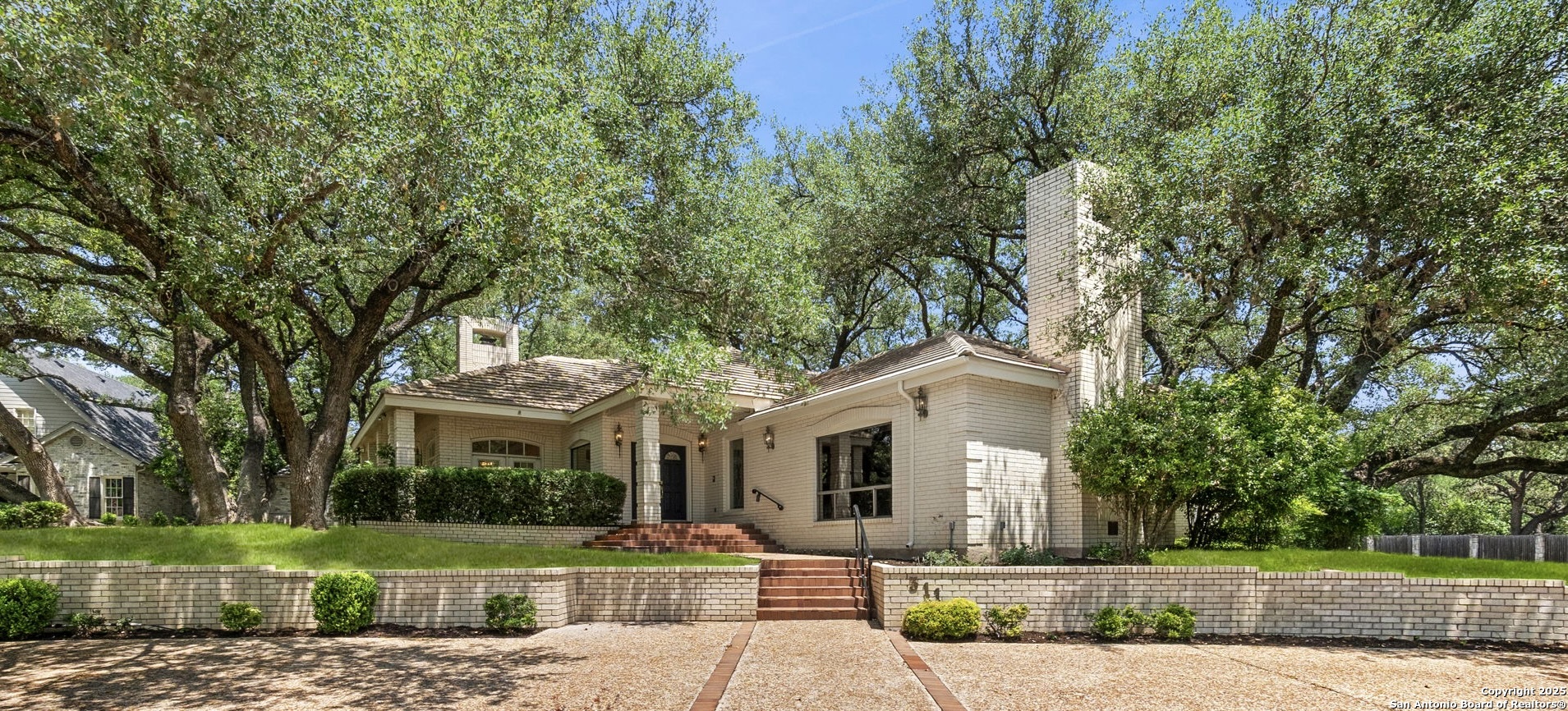311 Ridge Bluff