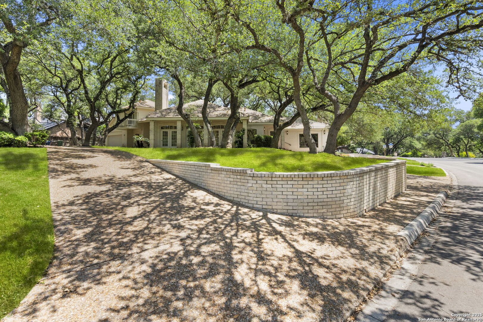 311 Ridge Bluff
