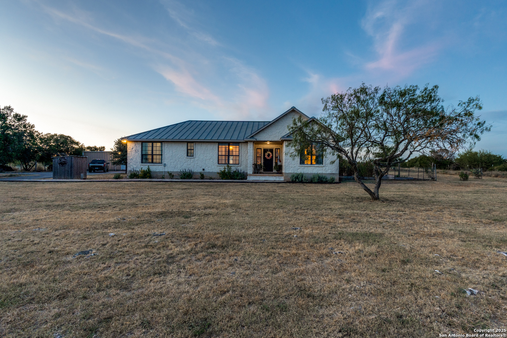 2425 Oak Valley