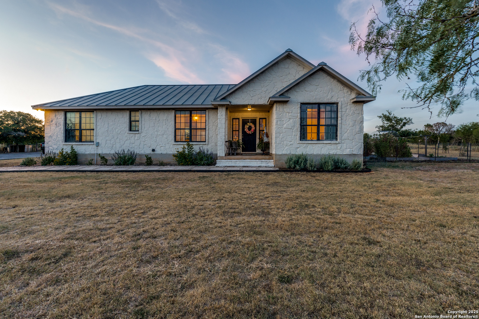 2425 Oak Valley