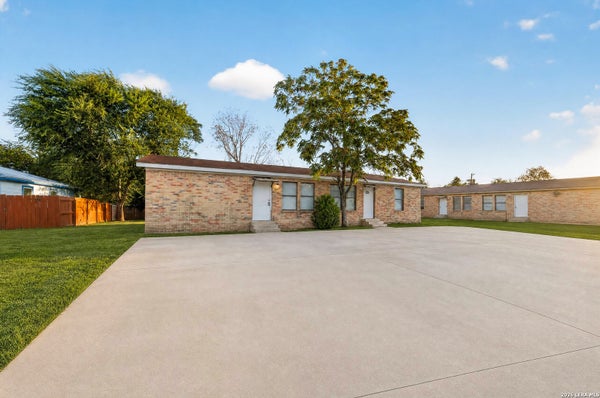 425 SAN BLAS, SAN ANTONIO, TX 78214 - Image fe686f3c4cfcfe6d08995685a97fa01a/2696924349