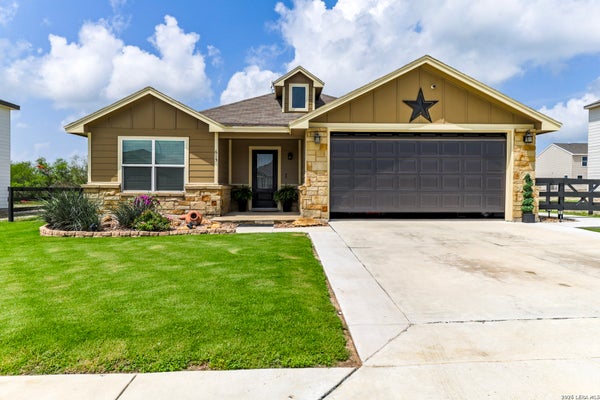 615 CADENA, KENEDY, TX 78119 - Image fe69377ec5e6dc69e072b3b76277ccca/1895976428
