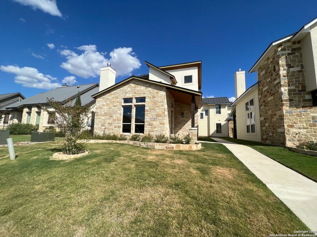 Photo of 1704 Gruene Vineyard, New Braunfels, TX 78130 (MLS # 1915116)