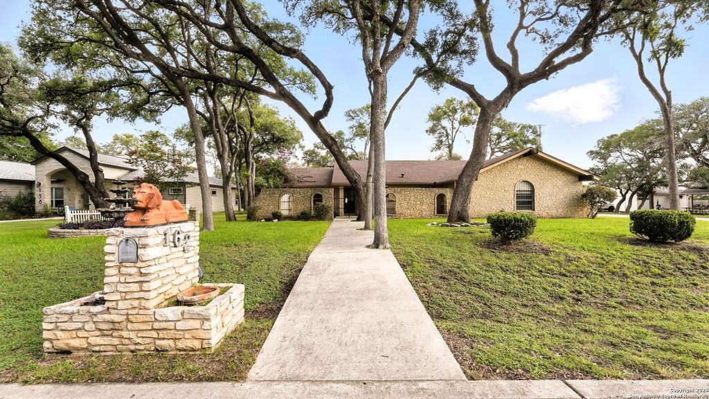 Photo of 162 Lone Oak, Seguin, TX 78155 (MLS # 1882384)