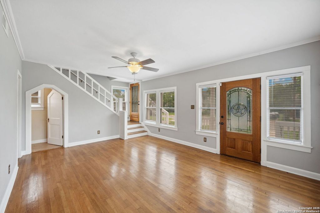 Photo of 707 N PINE ST, San Antonio, TX 78202 (MLS # 1919690)