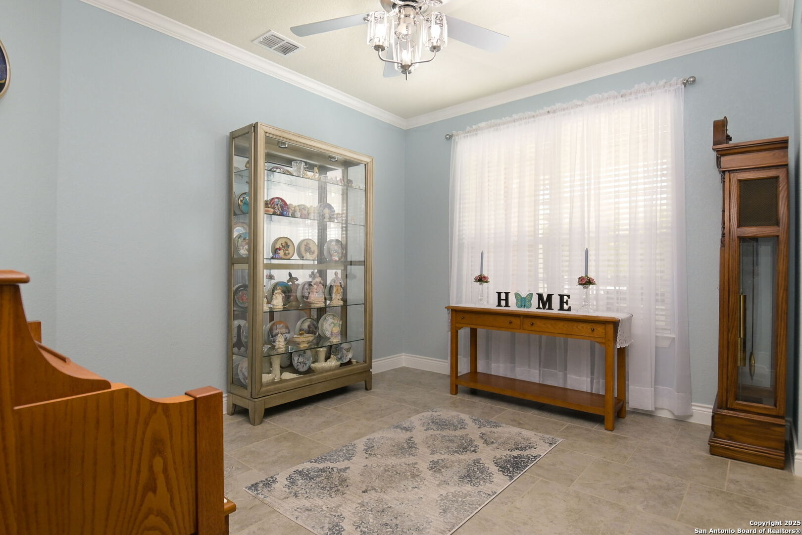12829 Sandy White