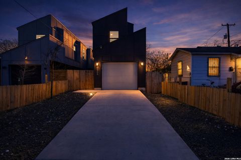 1906 E Crockett San Antonio TX 78202