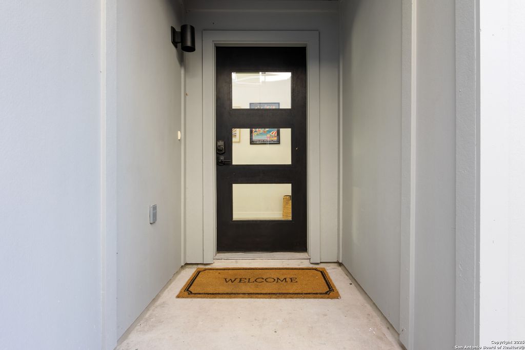 Photo of 1906 E Crockett, San Antonio, TX 78202 (MLS # 1924582)