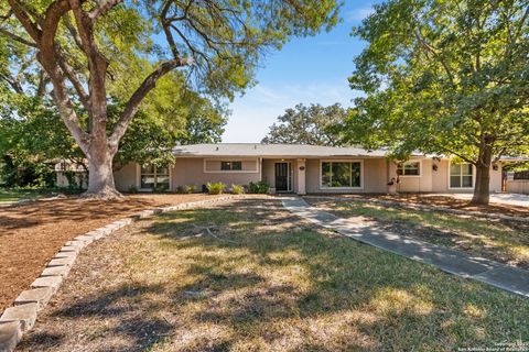 106 Briarcliff Castle Hills TX 78213