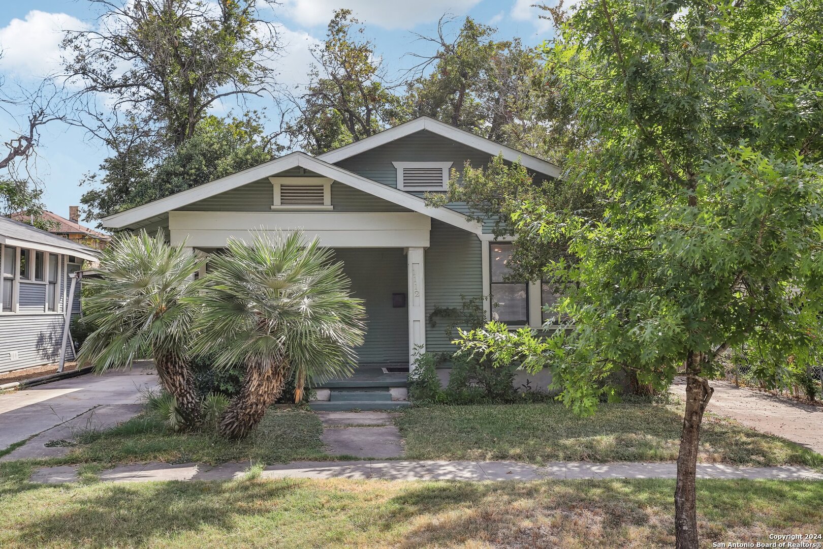 1112 W HUISACHE AVE