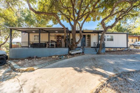 626 Flintstone Dr, Canyon Lake, TX 78133 - #: 1827234