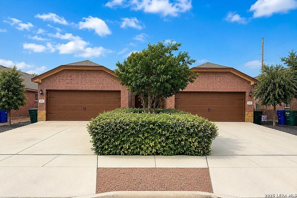 Photo of 1105 Burek Cross, Seguin, TX 78155 (MLS # 2002523)