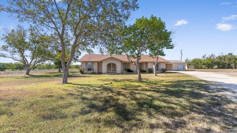 Property photo of 7974 Green Valley Rd, Marion, TX 78124