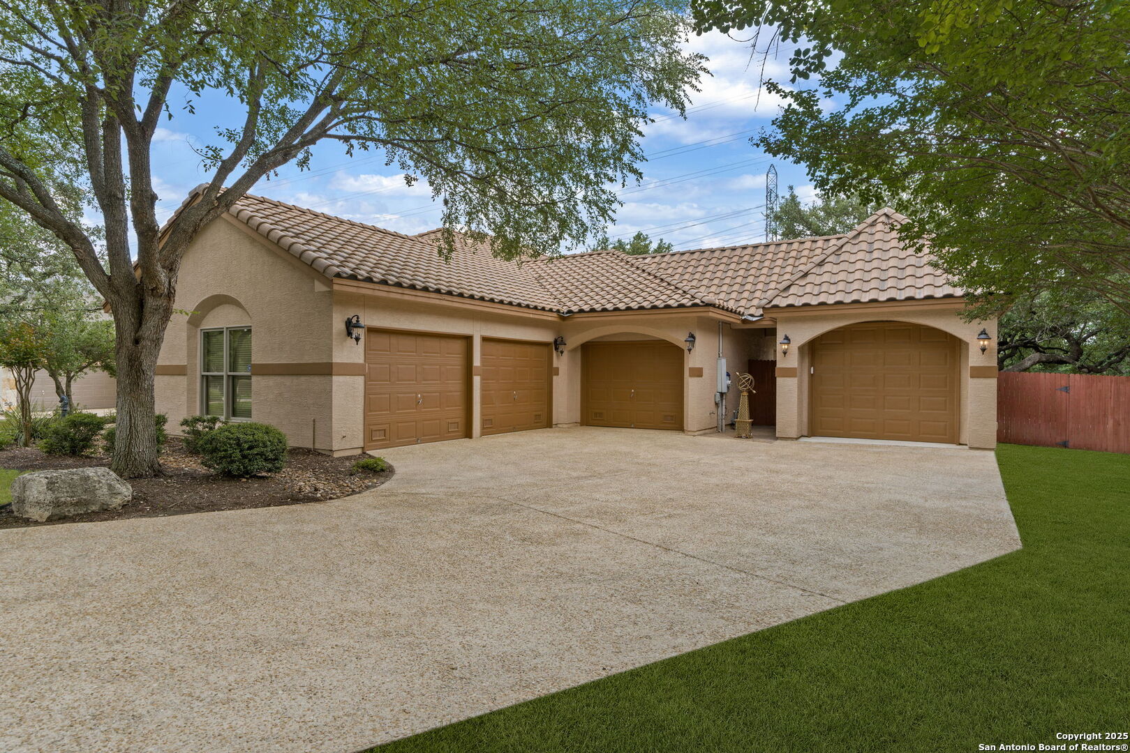 18210 Emerald Oaks