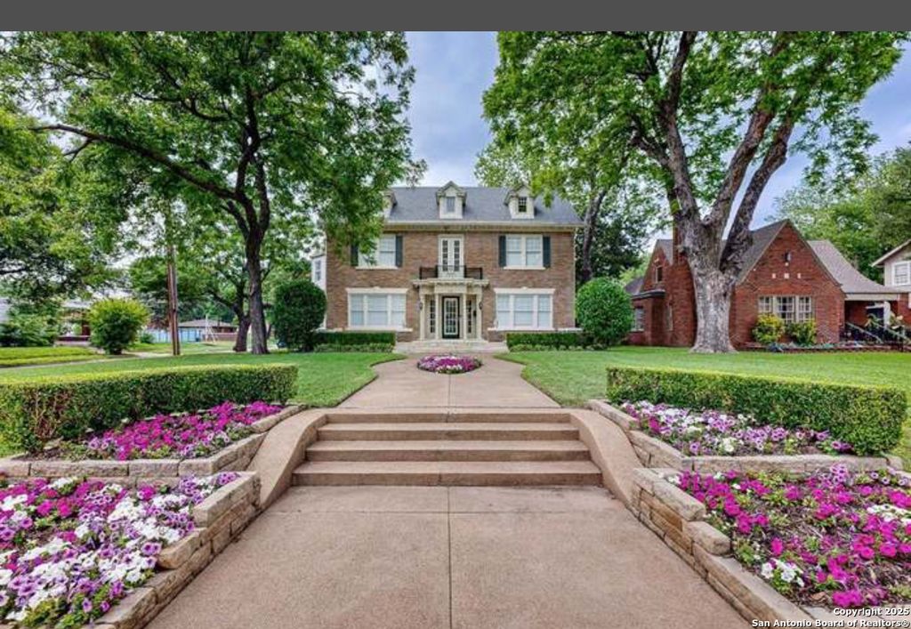 Photo of 2401 South, Dallas, TX 75215 (MLS # 1930311)