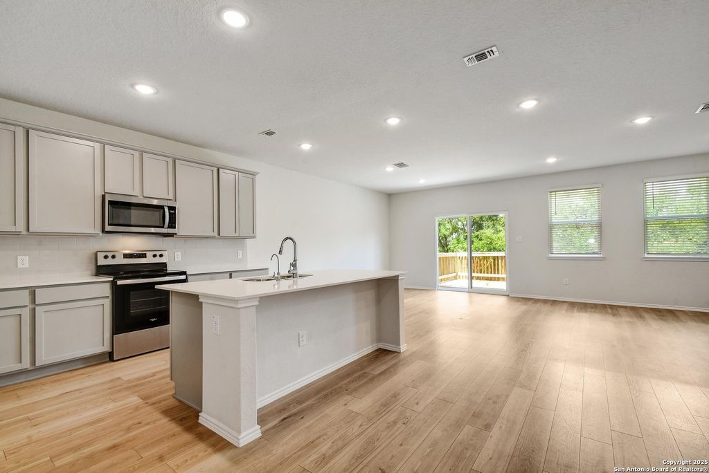 Photo of 113 Bella Rosa Trail, Cibolo, TX 78108 (MLS # 1880825)