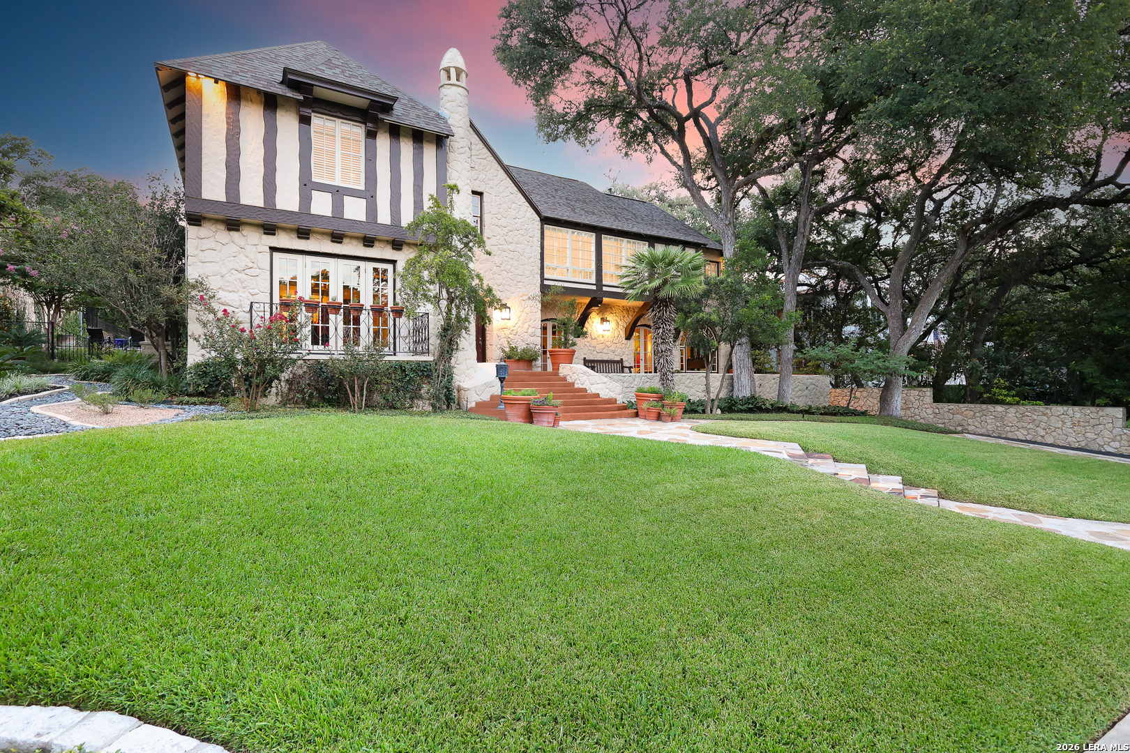 227 Devine Rd