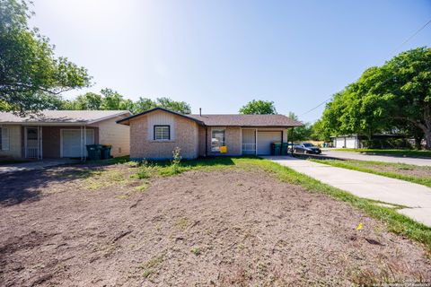 438 W Byrd Universal City TX 78148