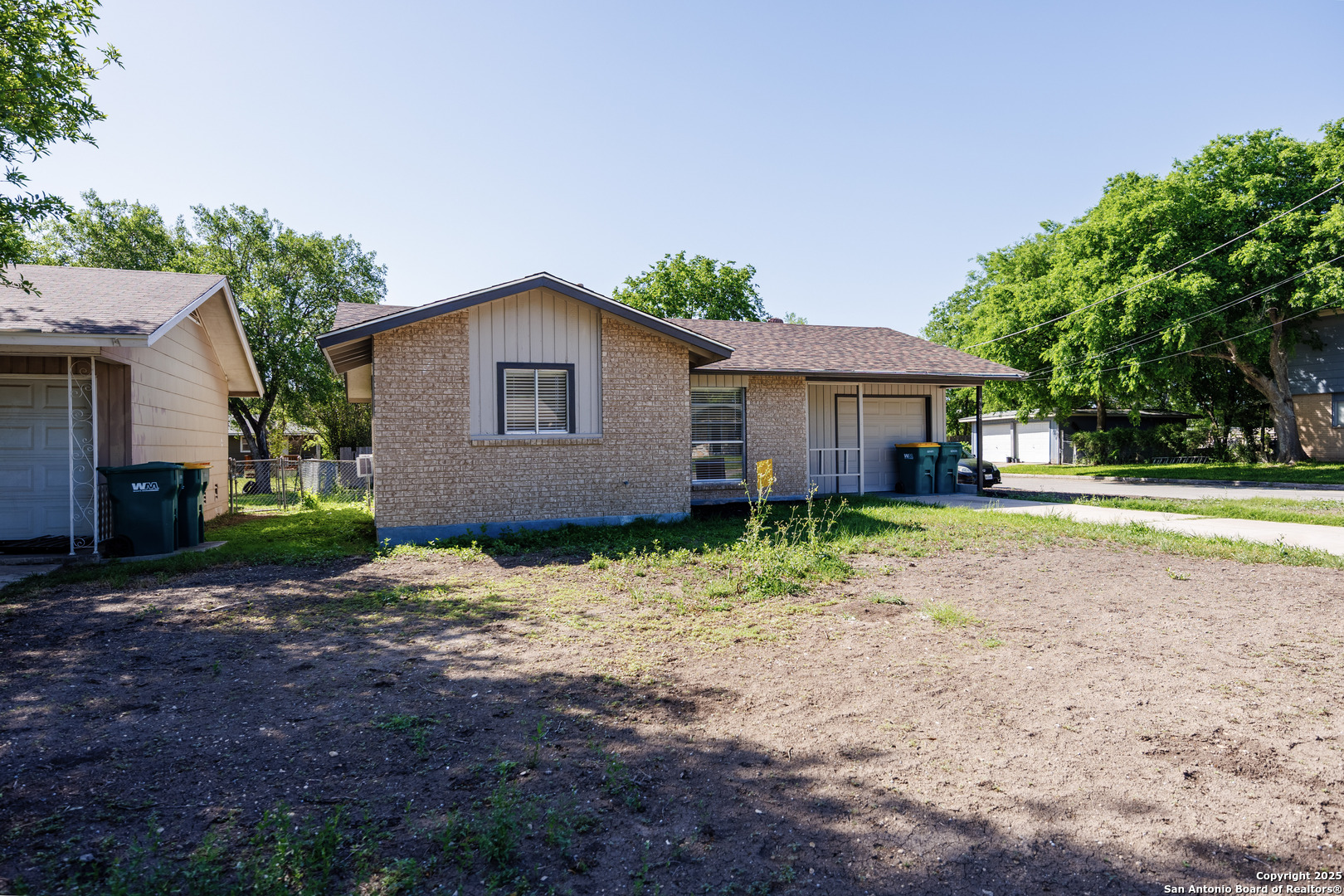 438 W Byrd