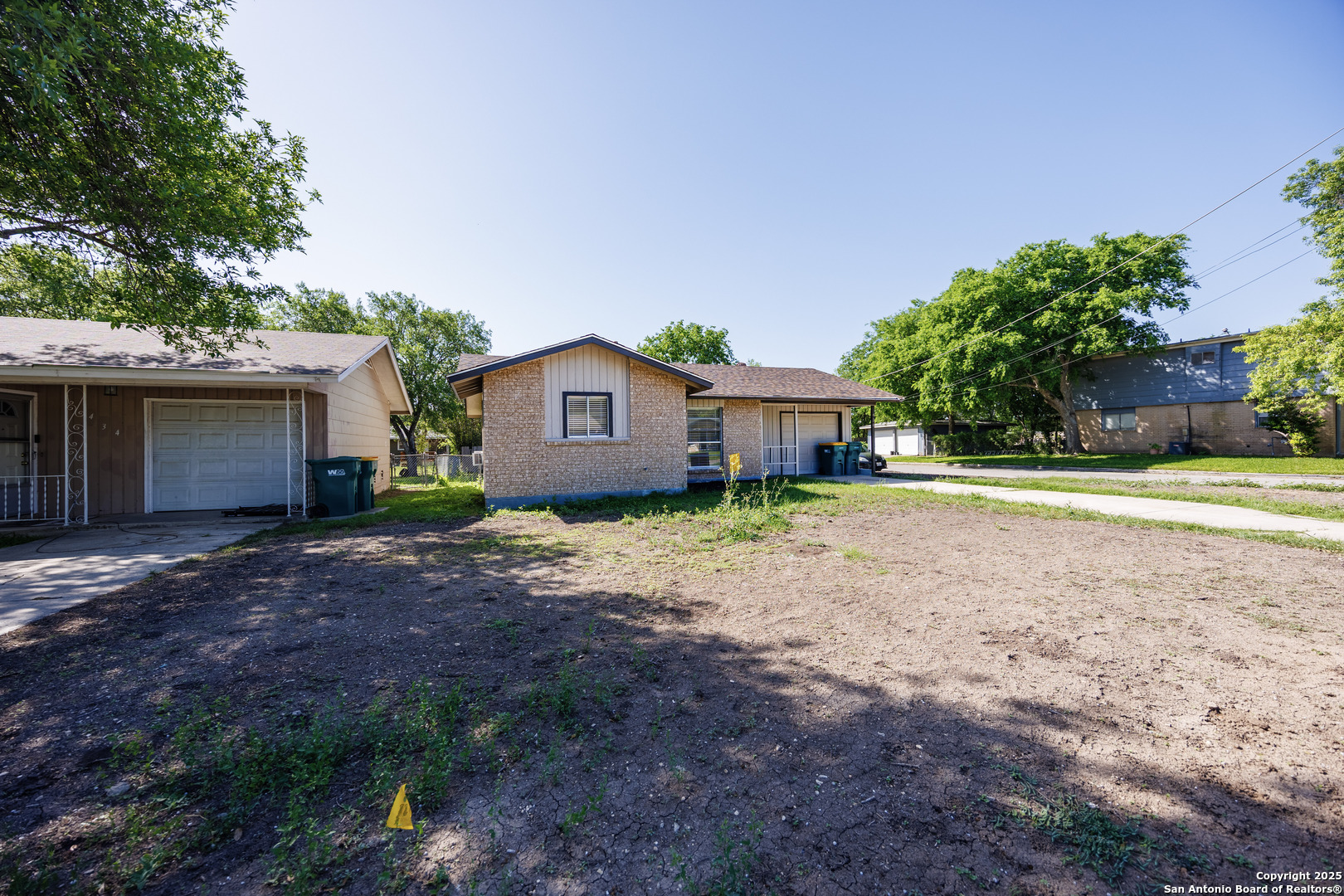438 W Byrd