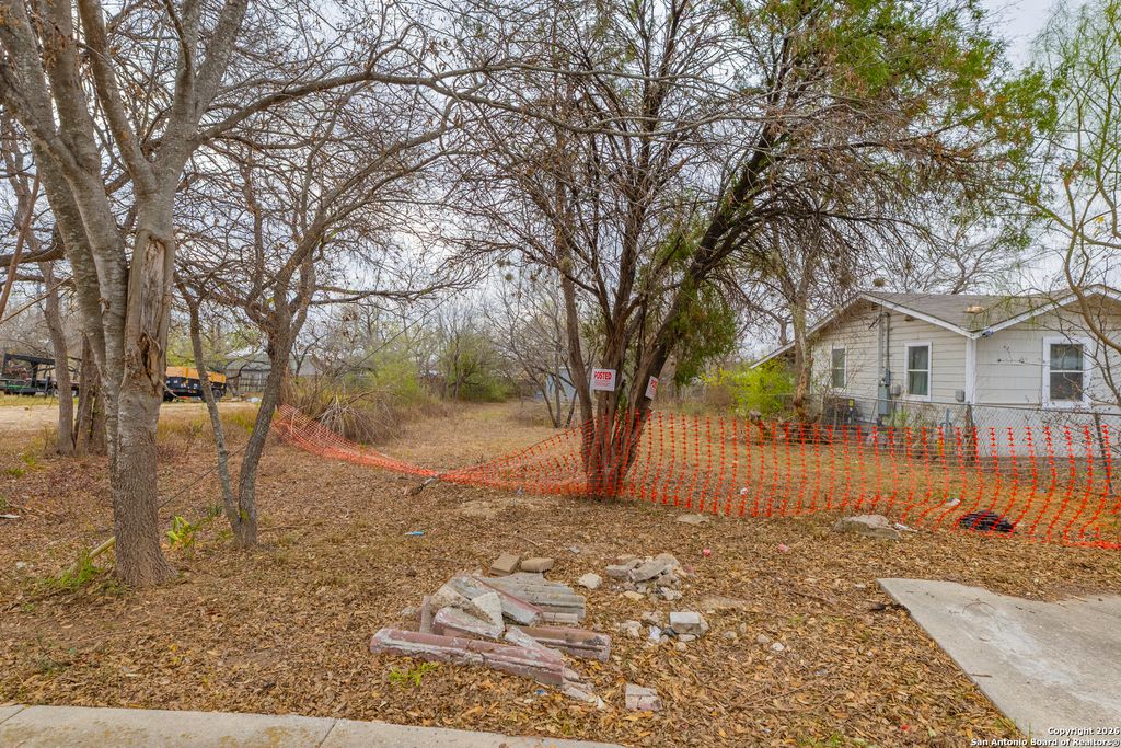 Photo of 142 Elson Ave, San Antonio, TX 78228 (MLS # 1934010)
