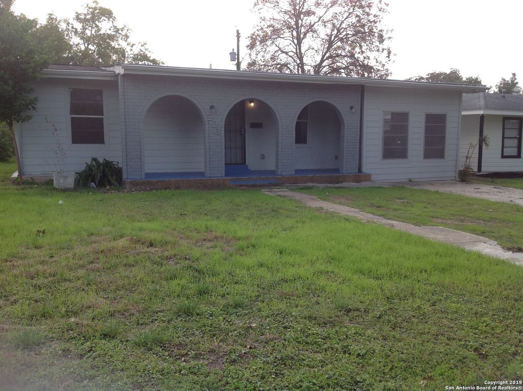 Photo of 206 HUB AVE, San Antonio, TX 78220 (MLS # 1991379)