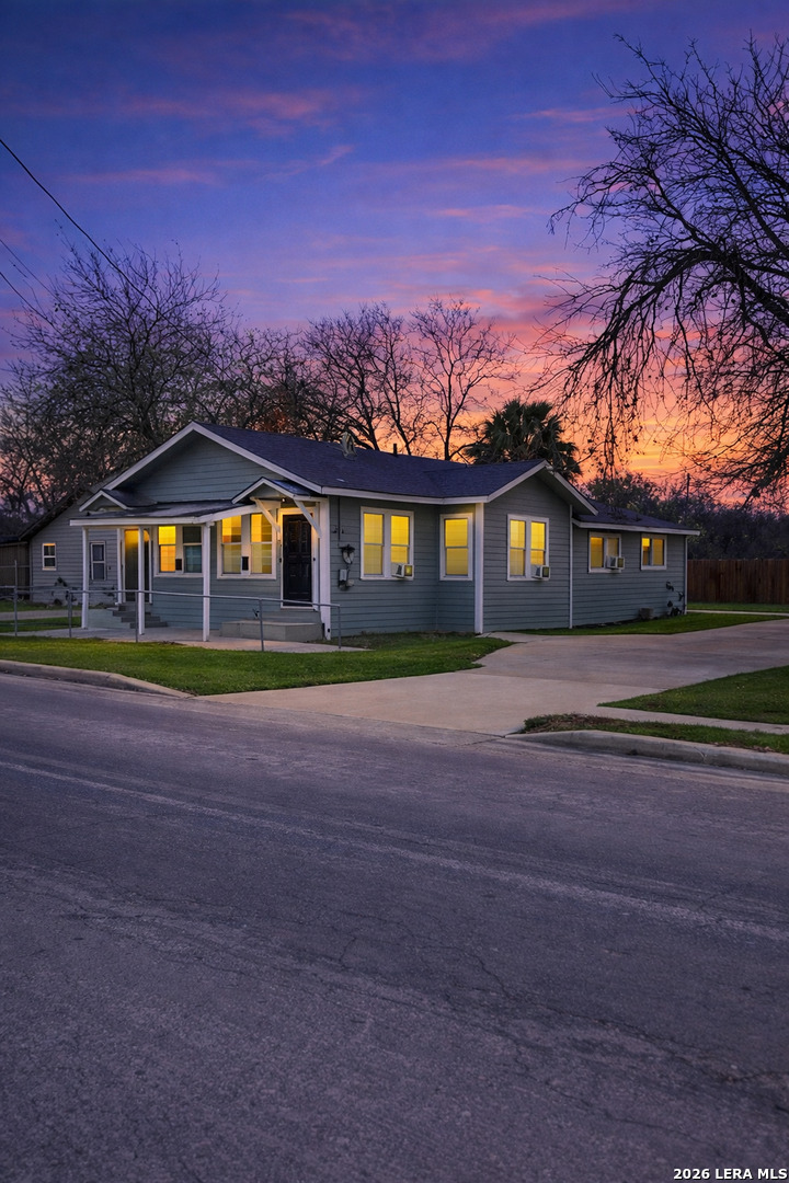 Photo 1 of 6 — 1306 mesquite, San Antonio, TX 78210