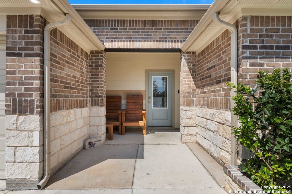 Photo of 829 Margay Loop, Seguin, TX 78155 (MLS # 1914356)